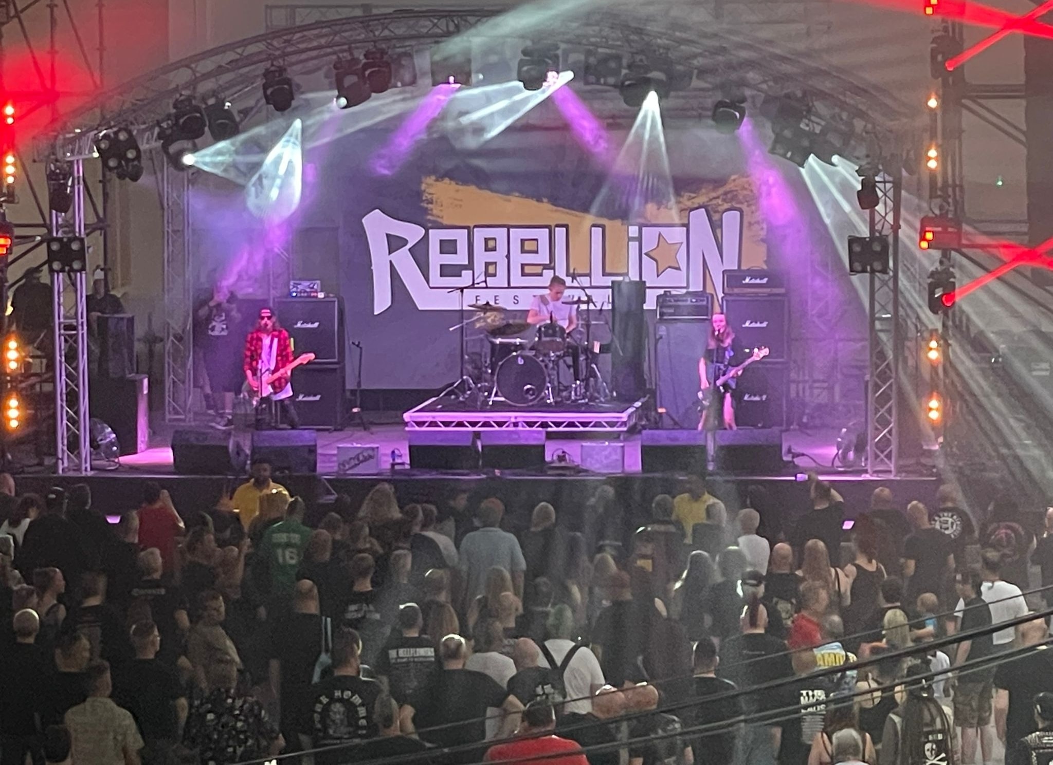 Slackrr playing at Rebellion Festival in 2024.