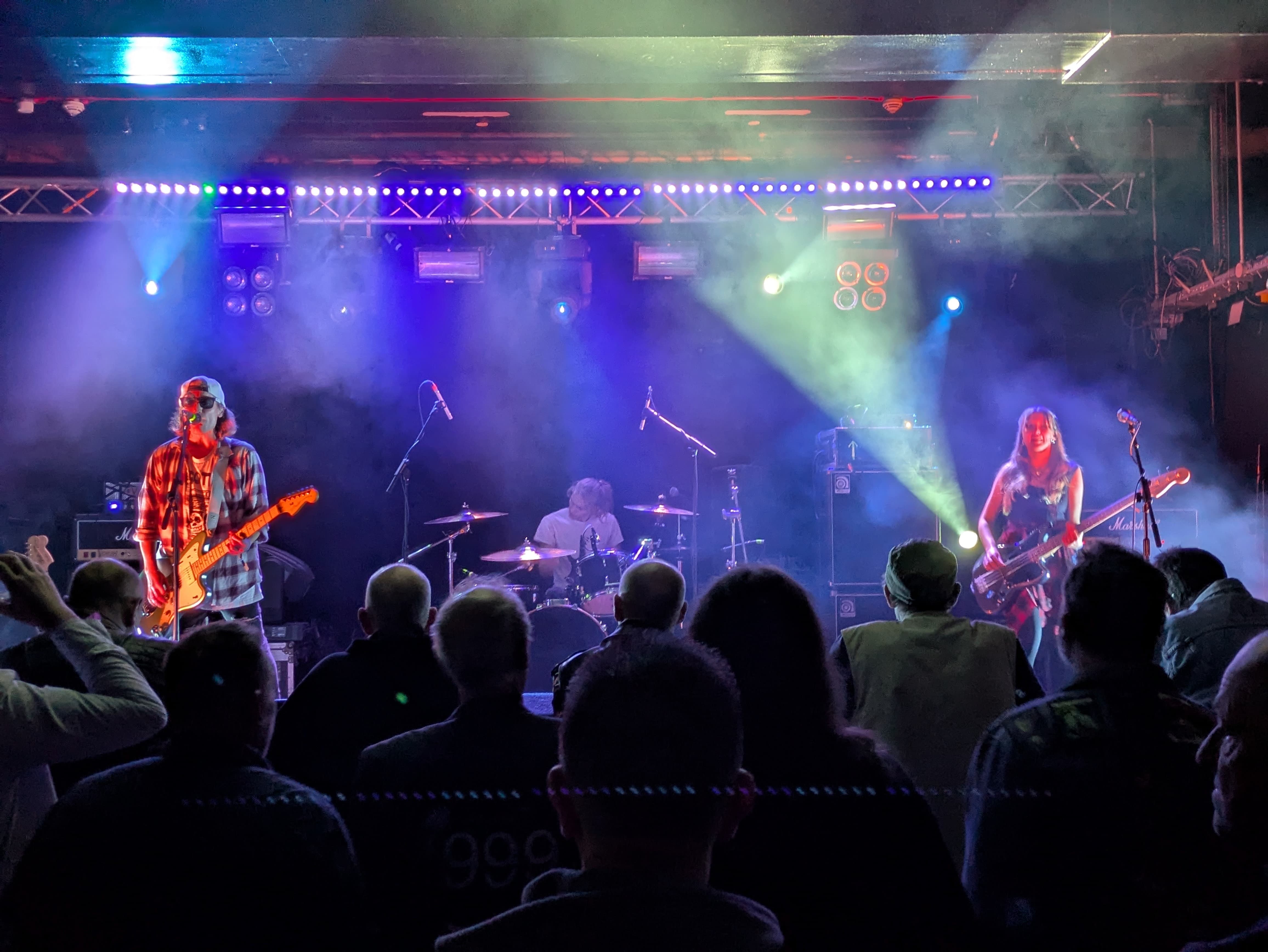 A photo of the crowd at one of Slackrr's shows.